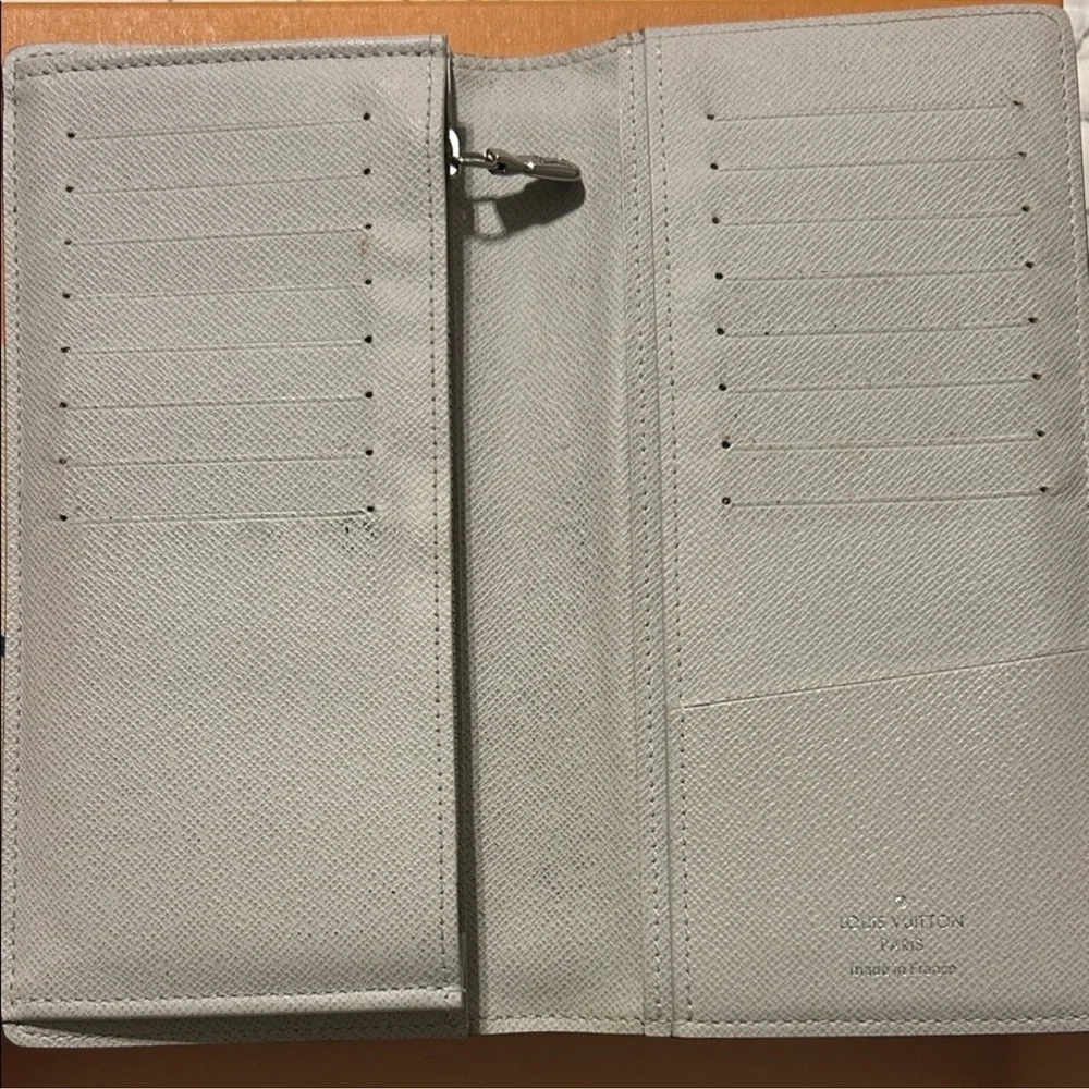 LV Taiga Rama Zipper Wallet-Excellent Condition